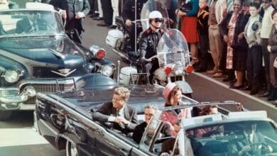 सरकार JFK हत्या से संबंधित हजारों डिलेसिफाइड पेज जारी करती है